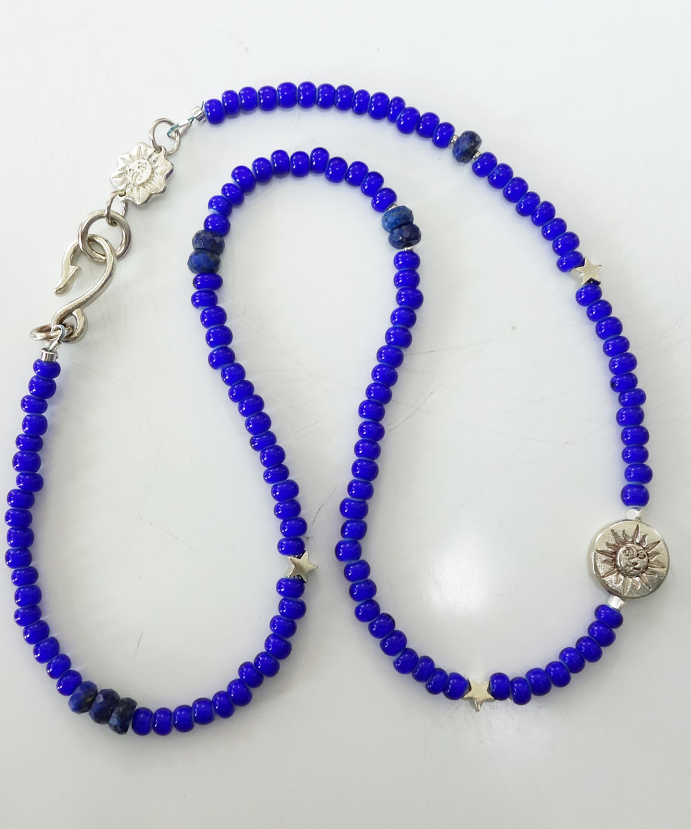 WHITE HEART BEADS NECKLACE(ホワイトハートビーズネックレス)｜ Color-NAVY｜AKASHIC TREE